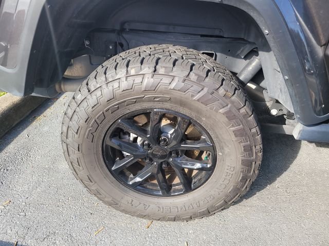 Used 2023 Gray Jeep Sport S image 6
