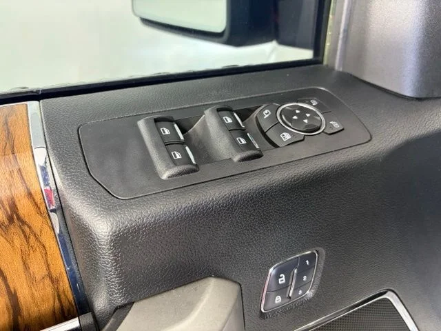 Used 2018 White Platinum Clearcoat Metallic Ford Lariat image 17