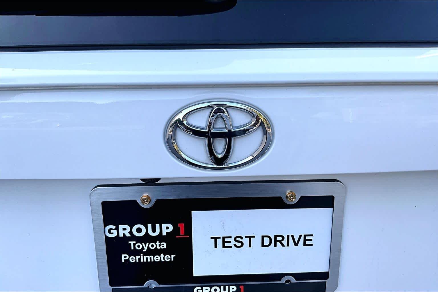 Used 2025 Ice Cap Toyota XLE image 31
