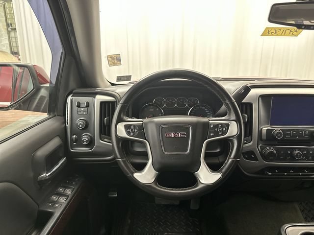 Used 2018 RED QUARTZ TINTCOAT GMC SLE image 14