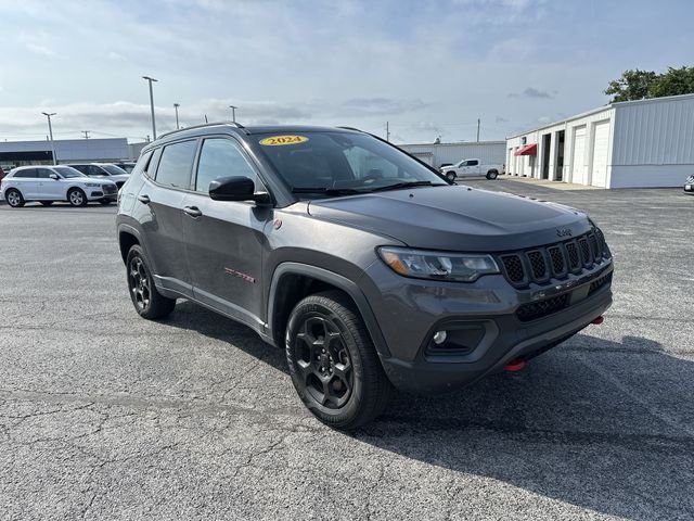 Used 2024 Silver Jeep Trailhawk image 11