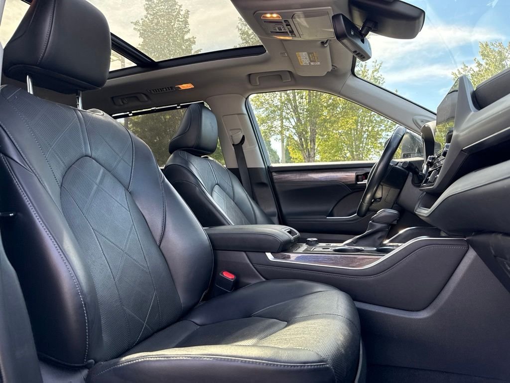 Used 2022 Midnight Black Metallic Toyota Platinum image 24