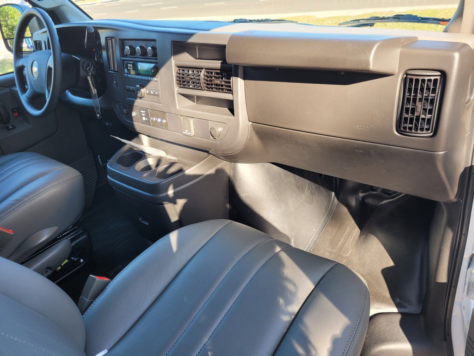 2025 Chevrolet Express Cargo Work Van - Photo 23