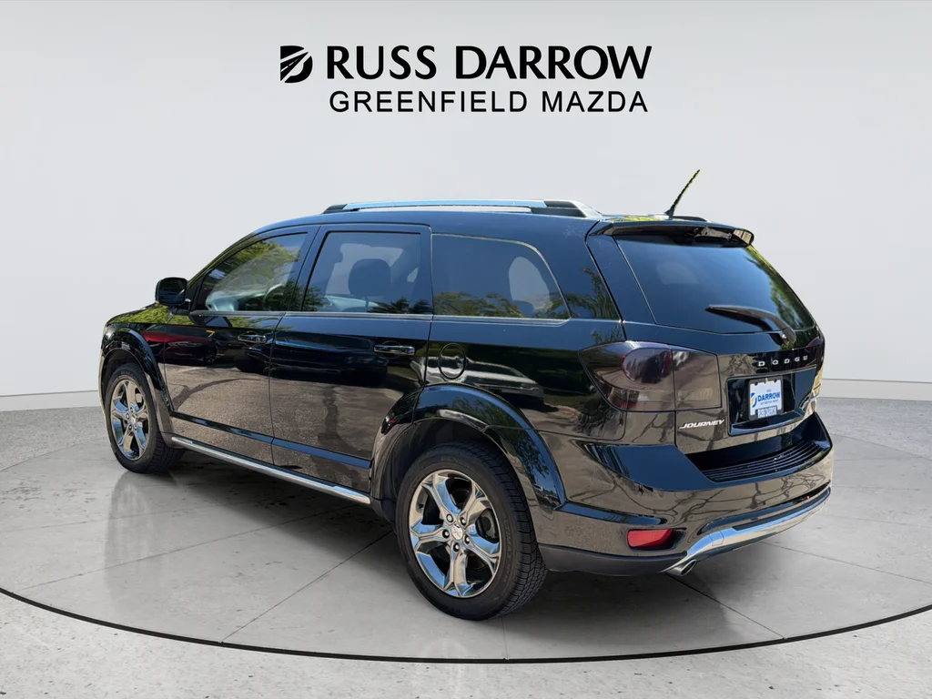 Used 2015 Black Dodge Crossroad image 3