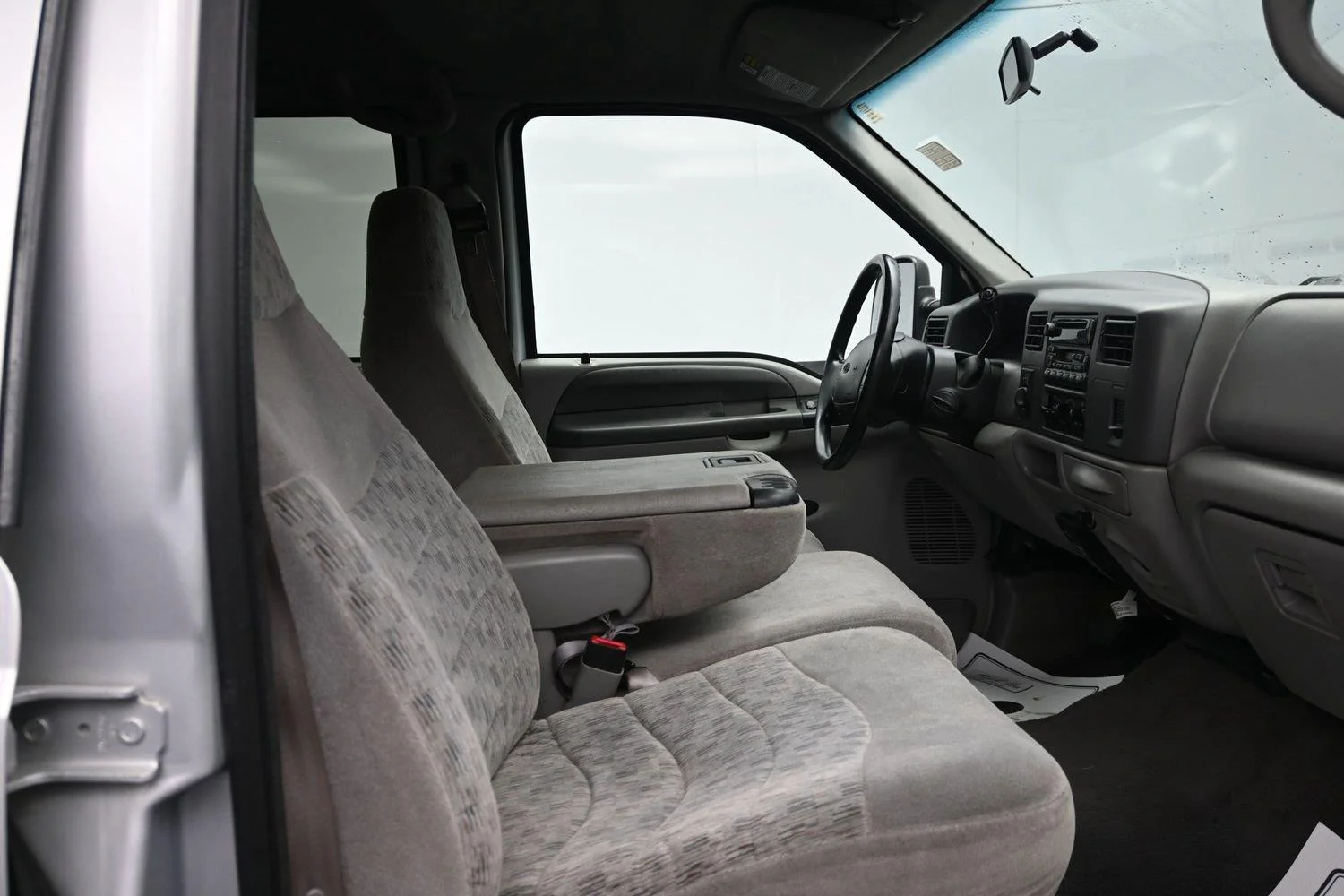 Used 2000  Ford Lariat image 10