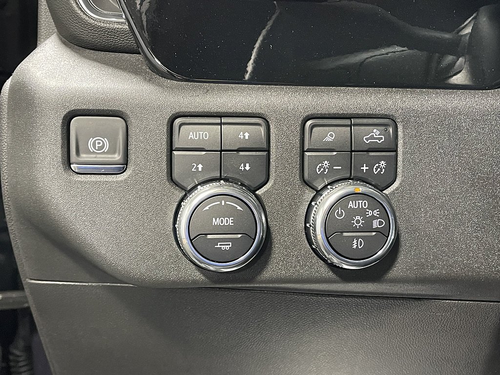 2025 GMC Sierra 2500HD SLT - Photo 32