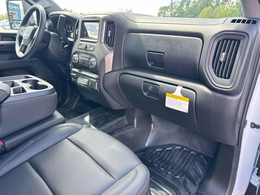 New 2026 Summit White GMC Pro image 23
