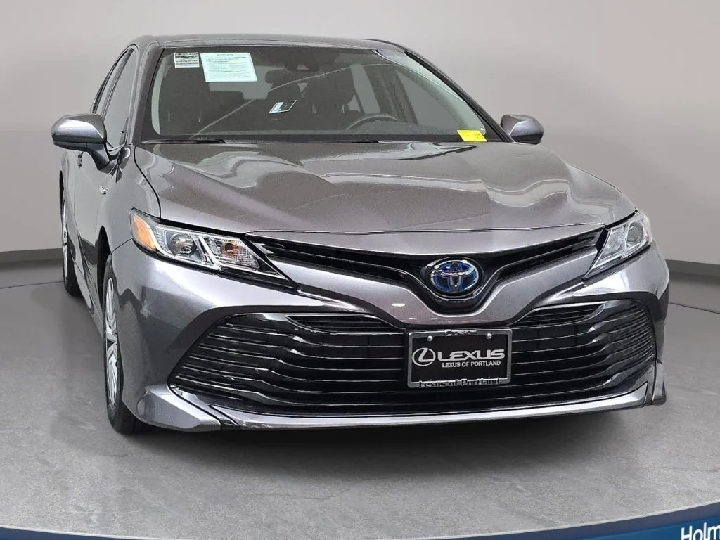 Used 2020 Gray Toyota LE image 3