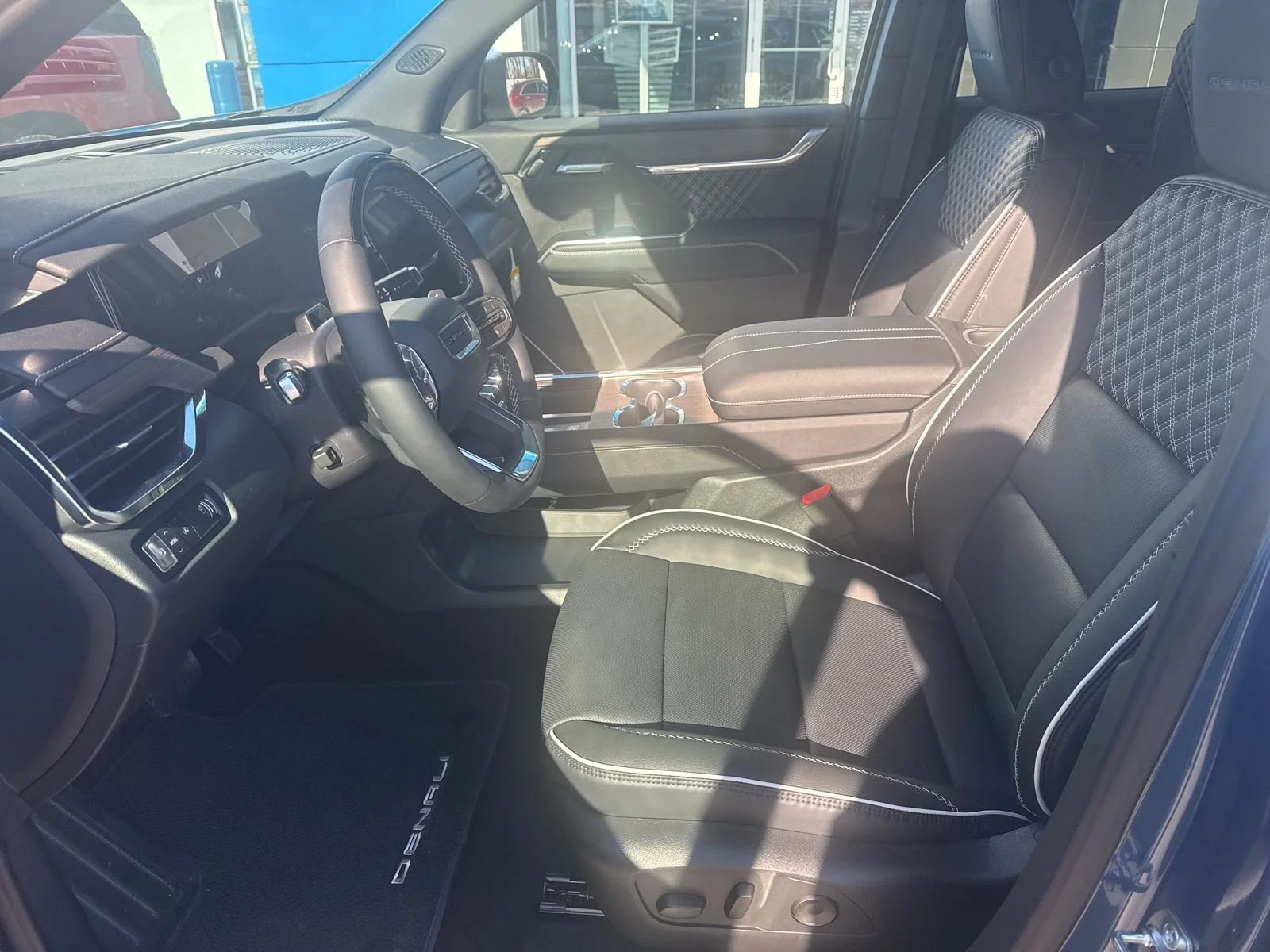 2026 GMC Acadia Denali - Photo 13