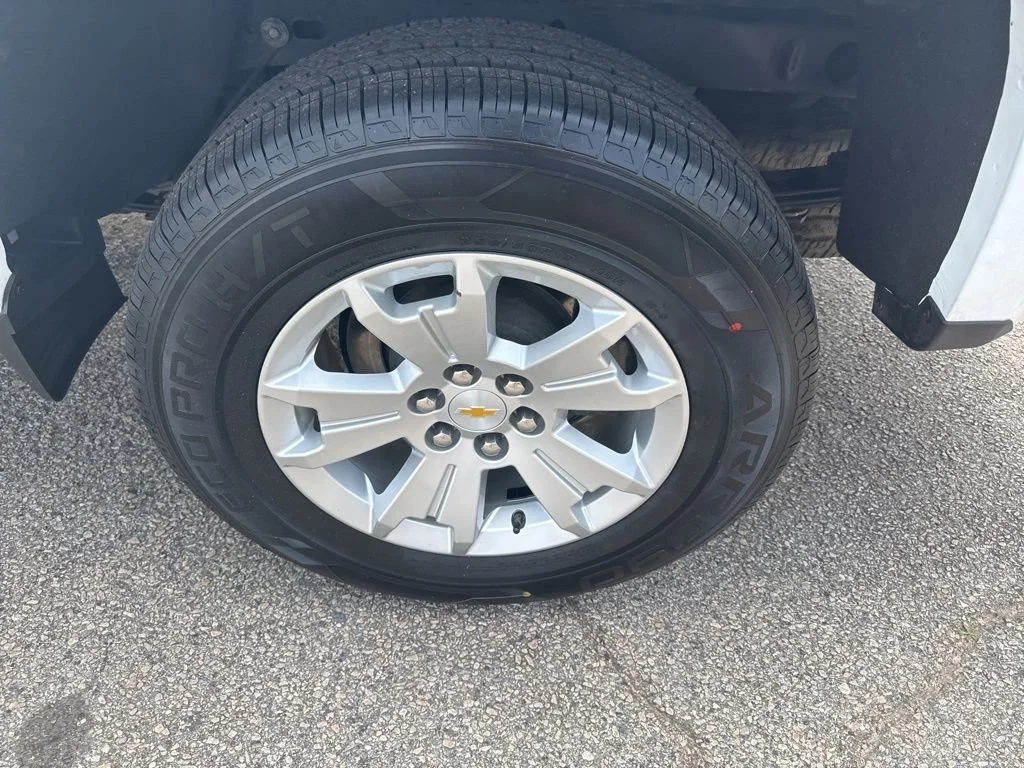 Used 2022 Summit White Chevrolet LT image 25