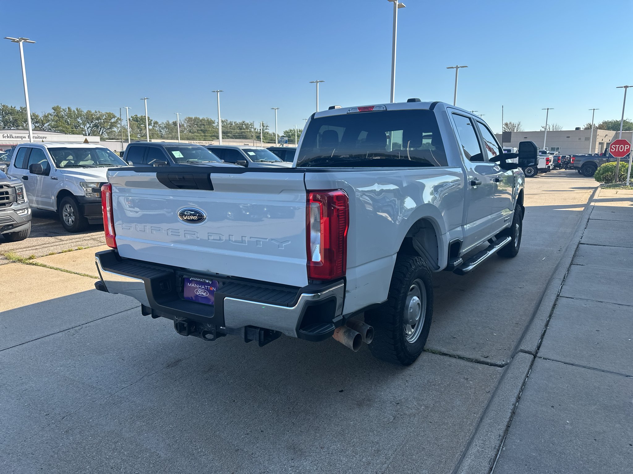 Used 2023 Oxford White Ford XL image 11
