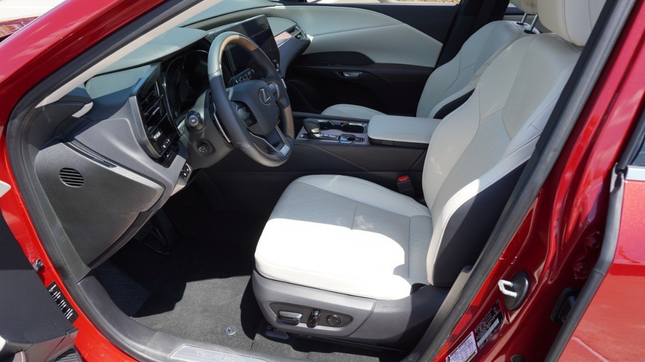 Certified Used 2023 MATADOR RED MICA Lexus RX 350 Premium Plus image 13