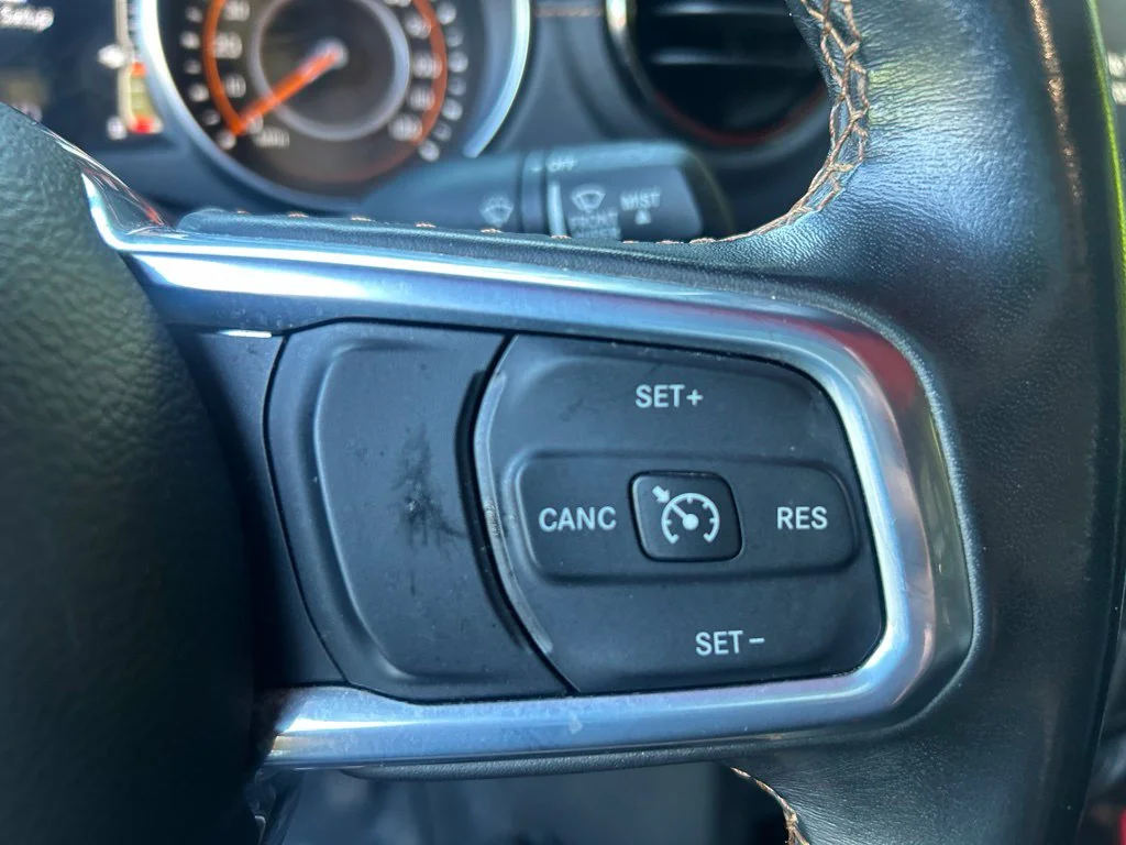 Used 2022 White Jeep Overland image 18