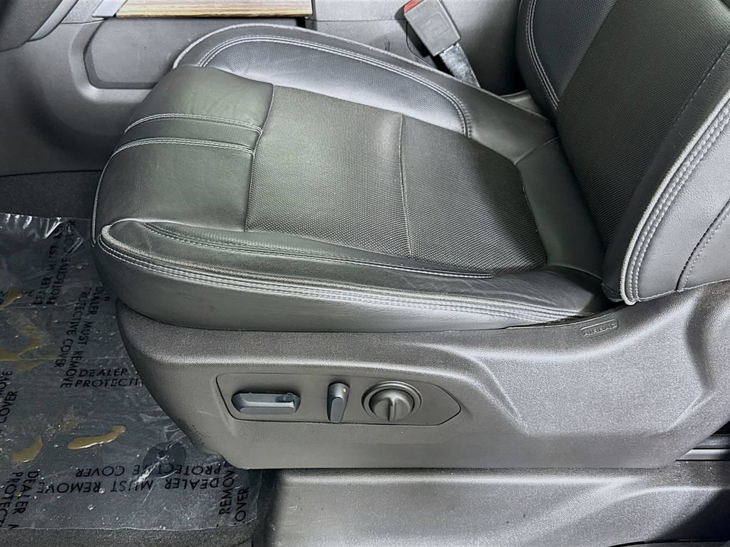 Used 2022 Summit White Chevrolet High Country image 20
