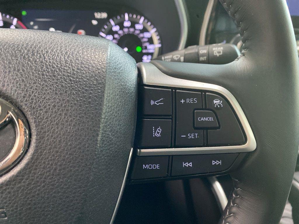 Used 2023 Pearl Toyota XLE image 31