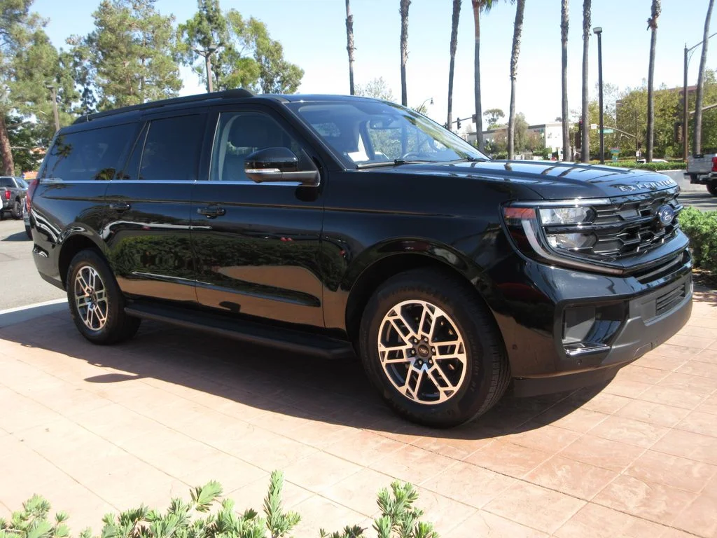 Certified Used 2025 Agate Black Metallic Ford Active image 7