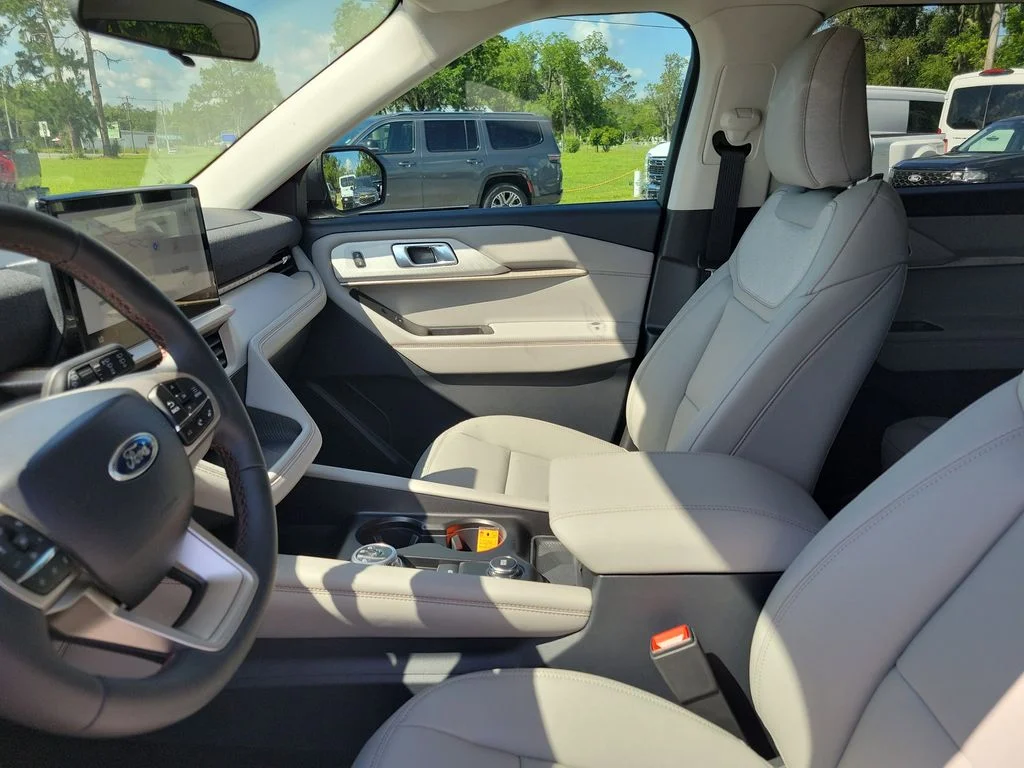 New 2026 Carbonized Gray Metallic Ford Active image 18