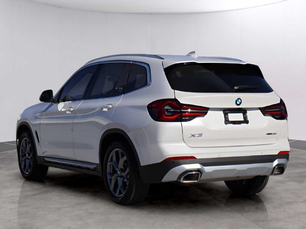 Used 2024 Mineral White Metallic BMW xDrive30i image 5