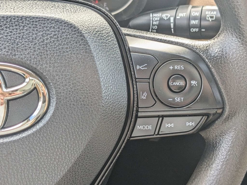 Used 2019 Green Toyota XLE image 33