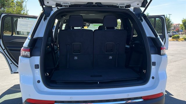 New 2026 Bright White Clear-Coat Exterior Paint Jeep Laredo image 12