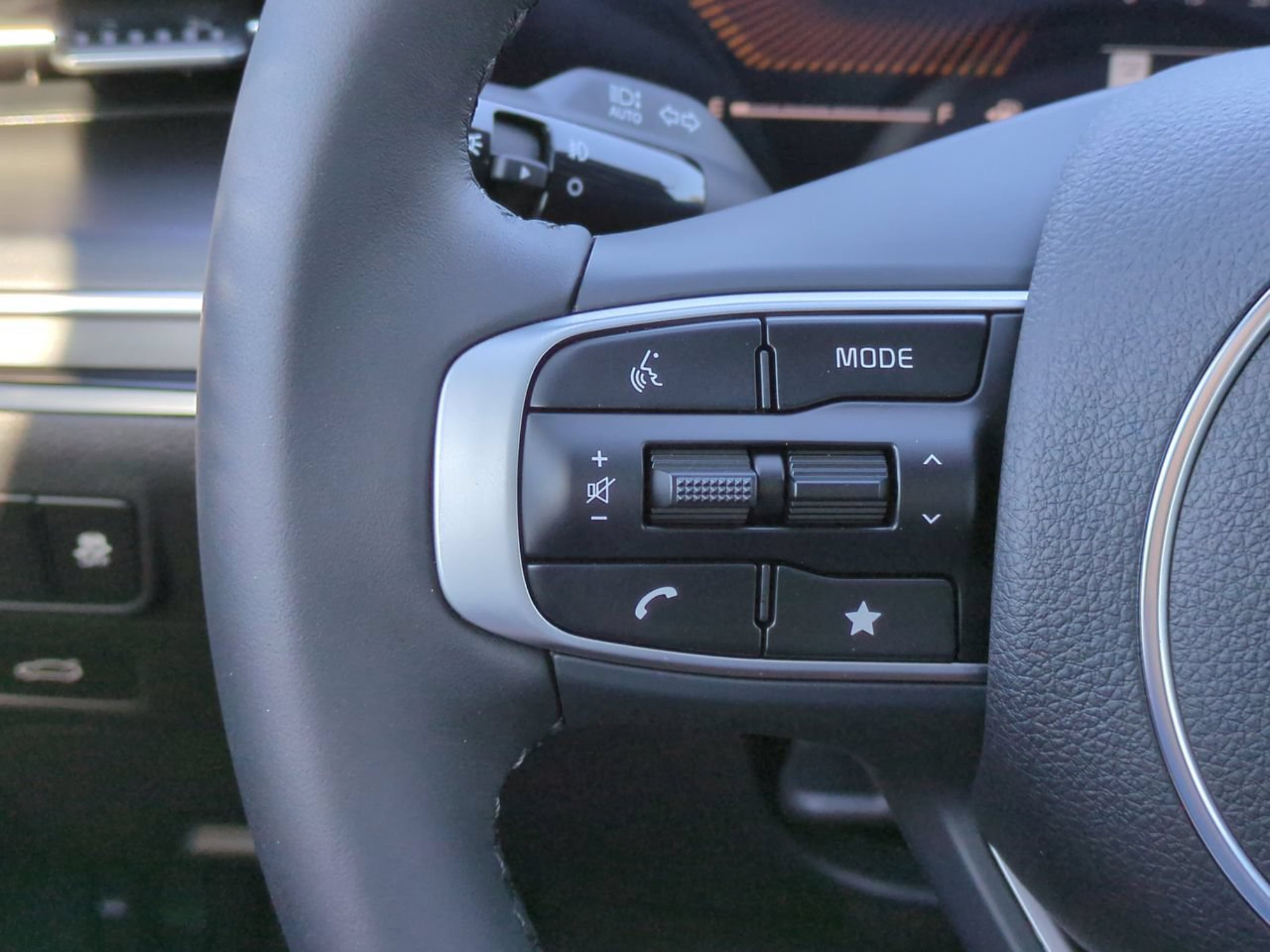 New 2026 Snow White Pearl Kia GT-Line image 28
