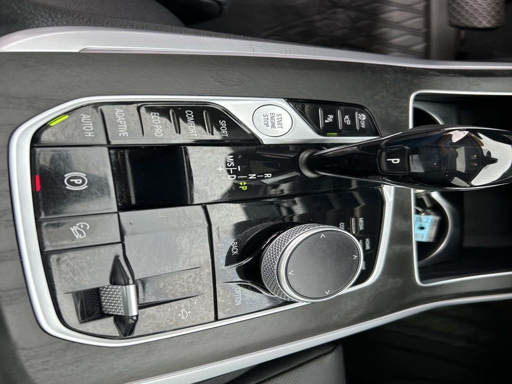 Used 2021 Arctic Gray Metallic BMW xDrive40i image 36