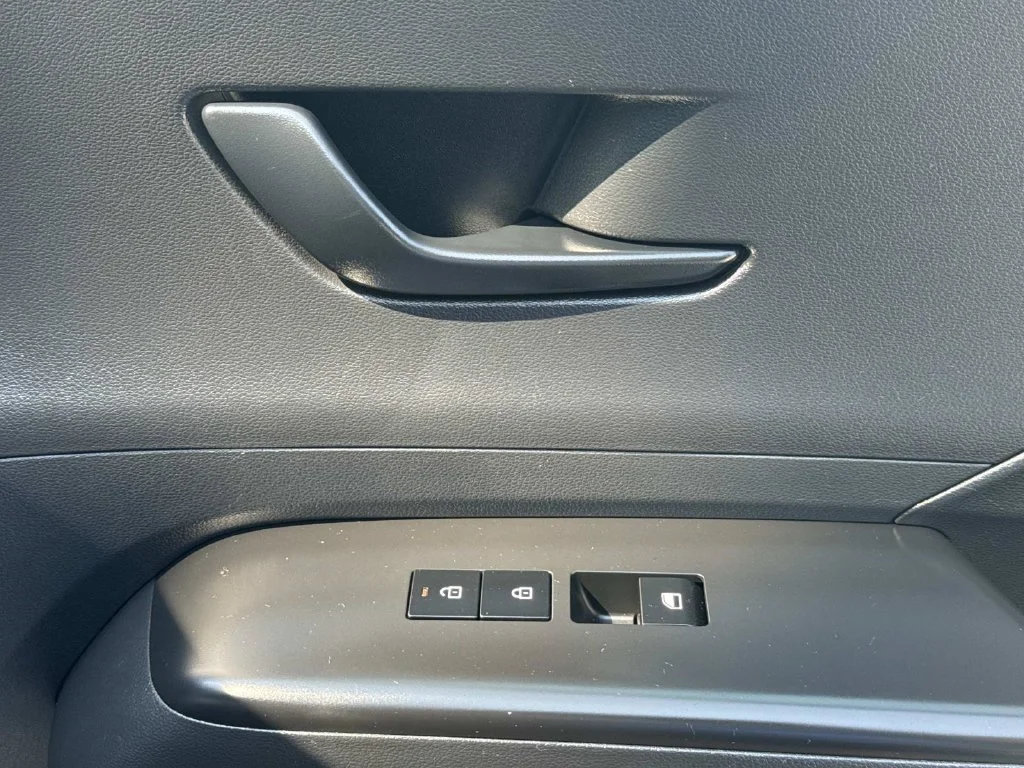 Used 2025 Gray Hyundai SEL image 27