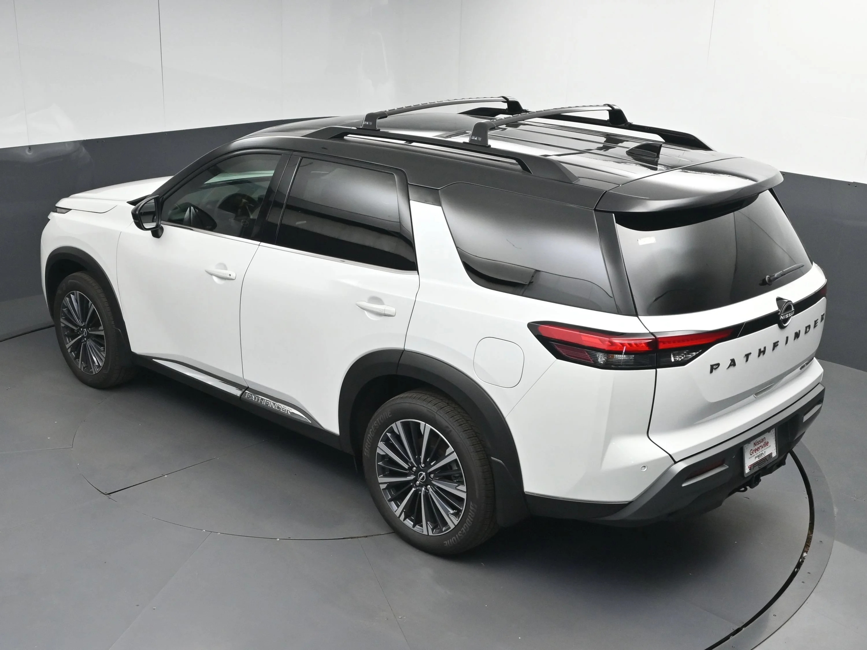 New 2026 Everest White Pearl TriCoat / Super Black Two-tone Nissan Platinum image 37