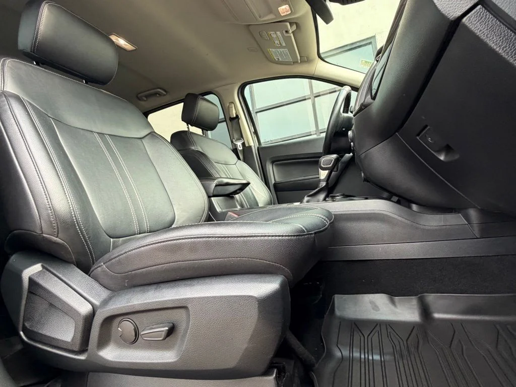 Used 2020 Black Ford Lariat image 13