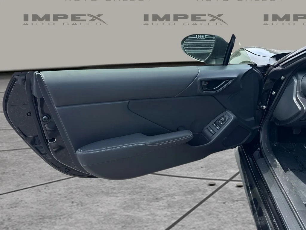 Used 2022  Toyota Base image 20