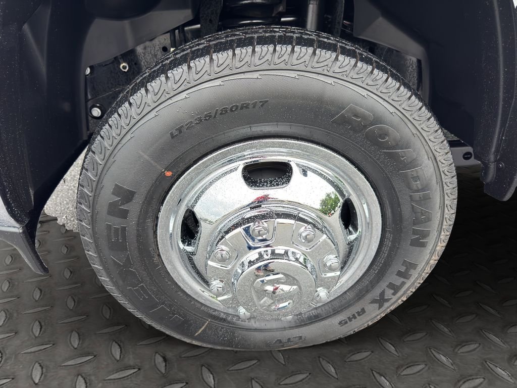New 2026 Bright White Clear-Coat Exterior Paint RAM Tradesman image 15