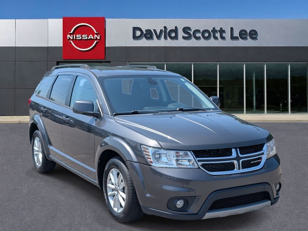 Used 2019 Gray Dodge SE image 3