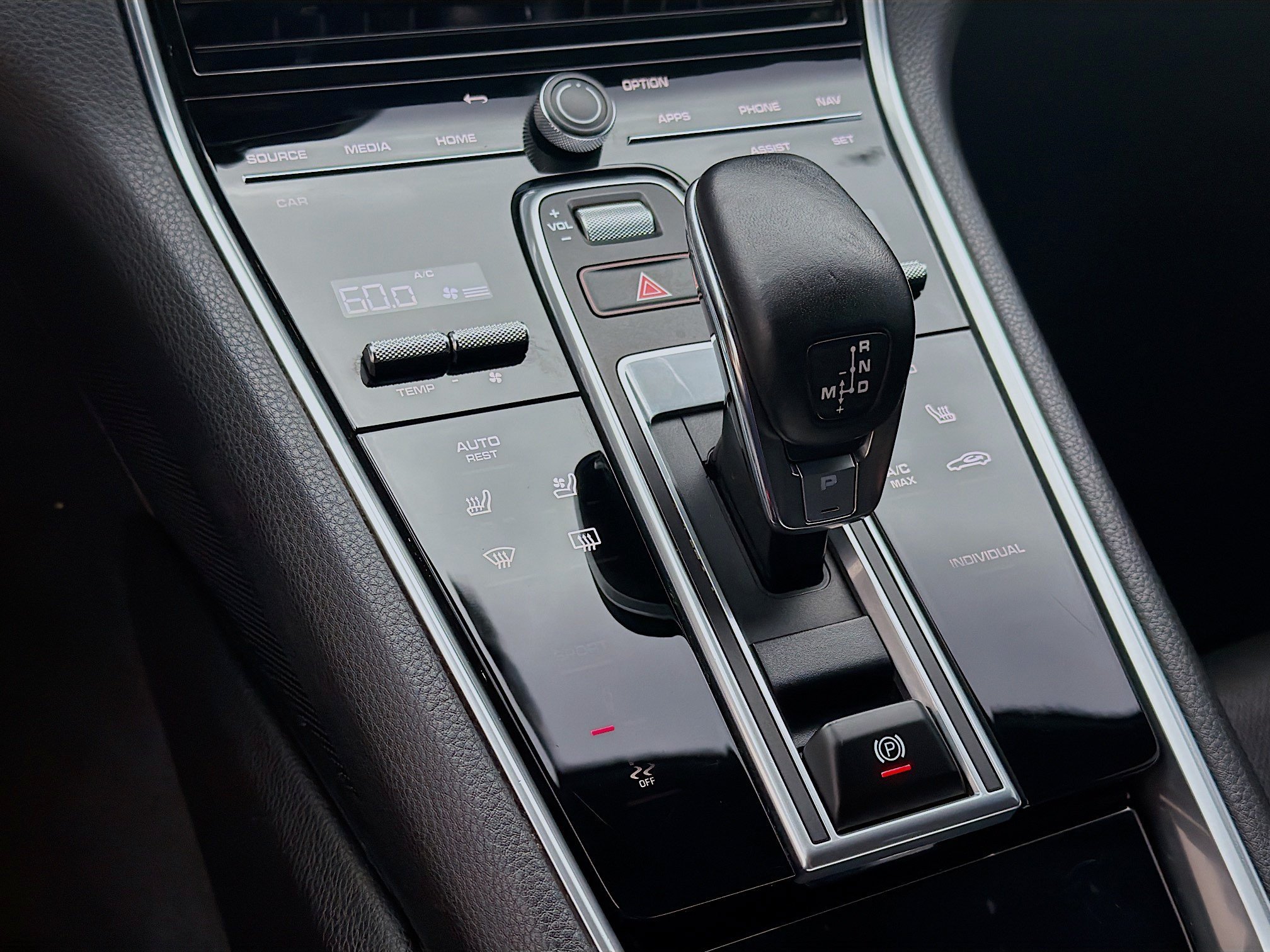 2023 Porsche Panamera Platinum Edition - Photo 12