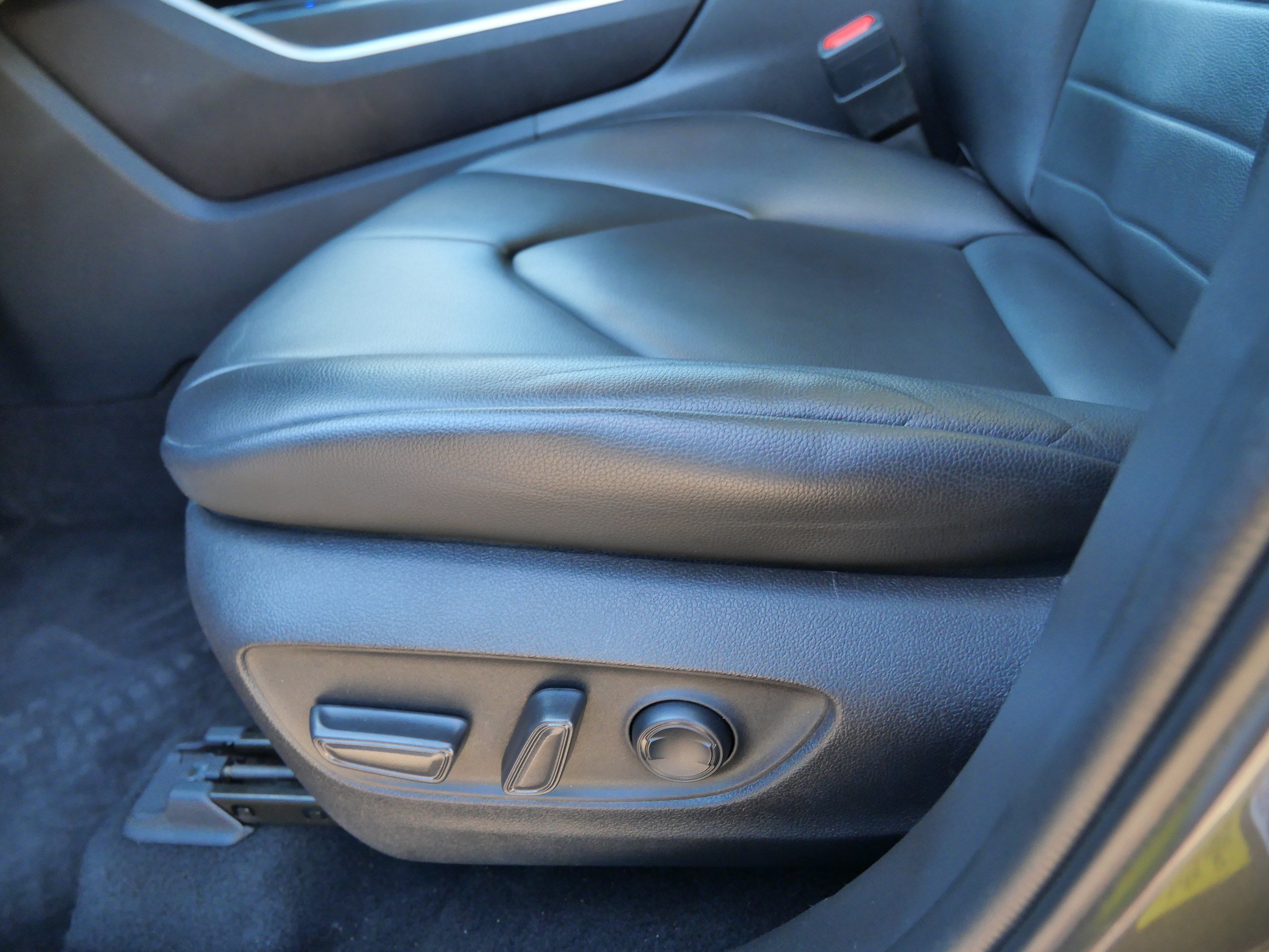 Certified Used 2022 Magnetic Gray Metallic Toyota XLE image 20