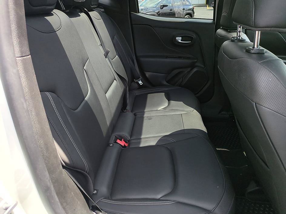 Used 2020 Alpine White Clearcoat Jeep High Altitude image 34