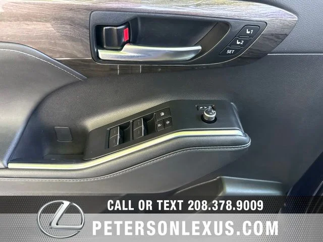 Used 2024  Toyota Platinum image 25