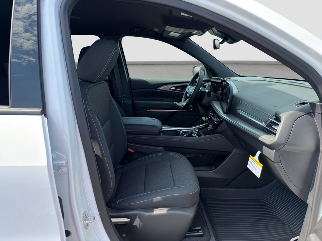 New 2026 Summit White Chevrolet LT image 18