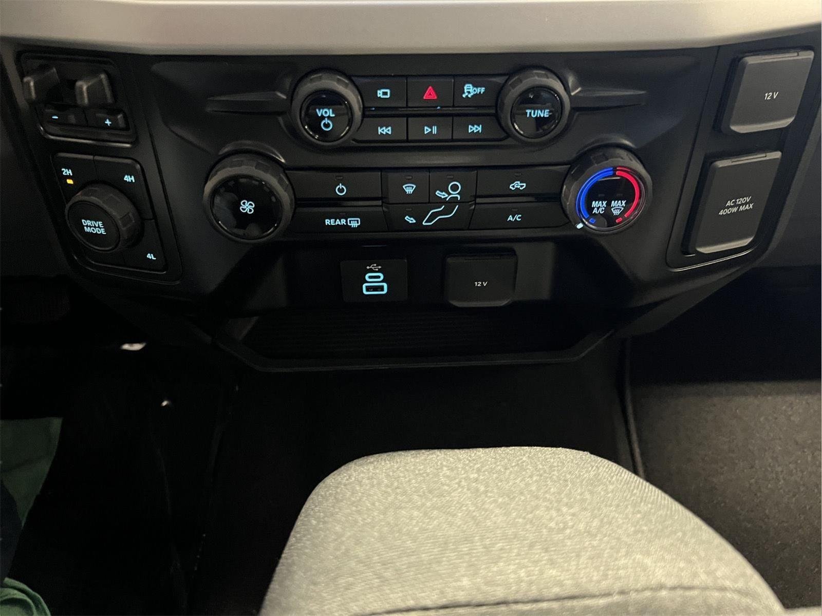 New 2026 Oxford White Ford F-350® XLT image 25