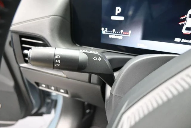 2026 Nissan Sentra SR - Photo 18