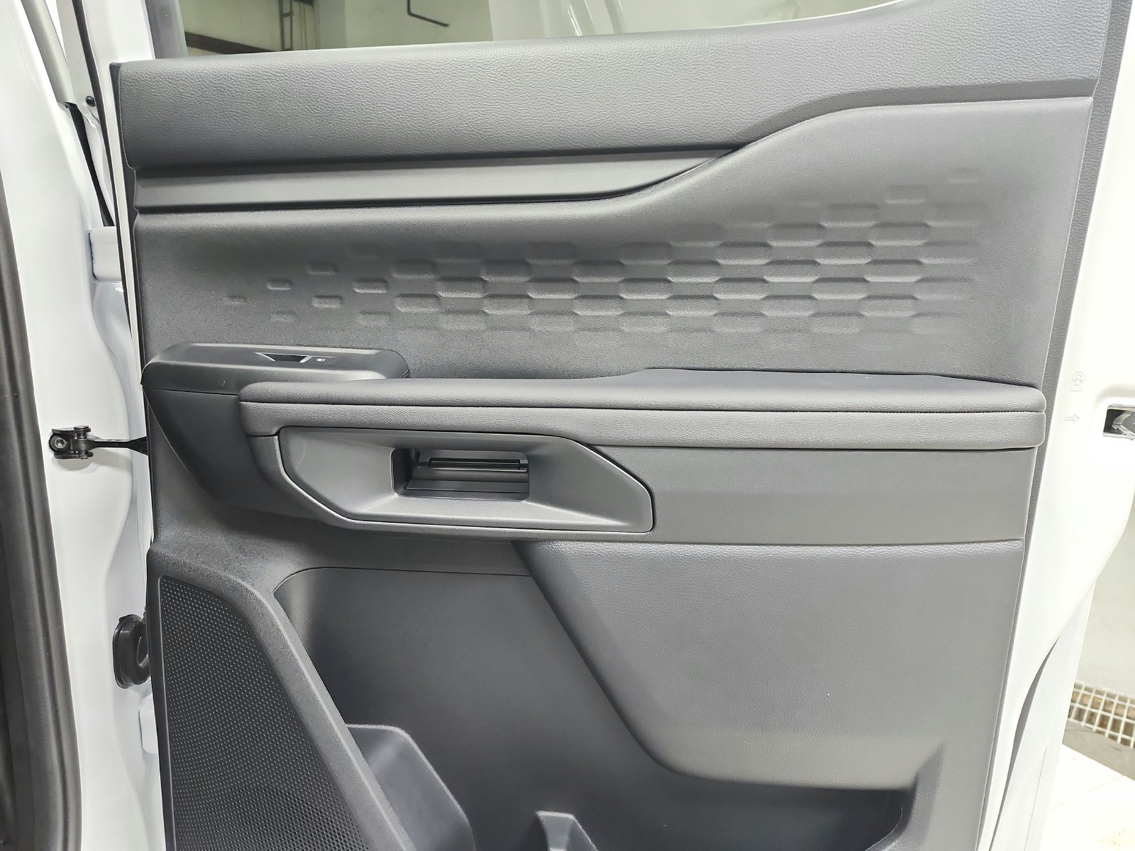 New 2026 Oxford White Ford XL image 38