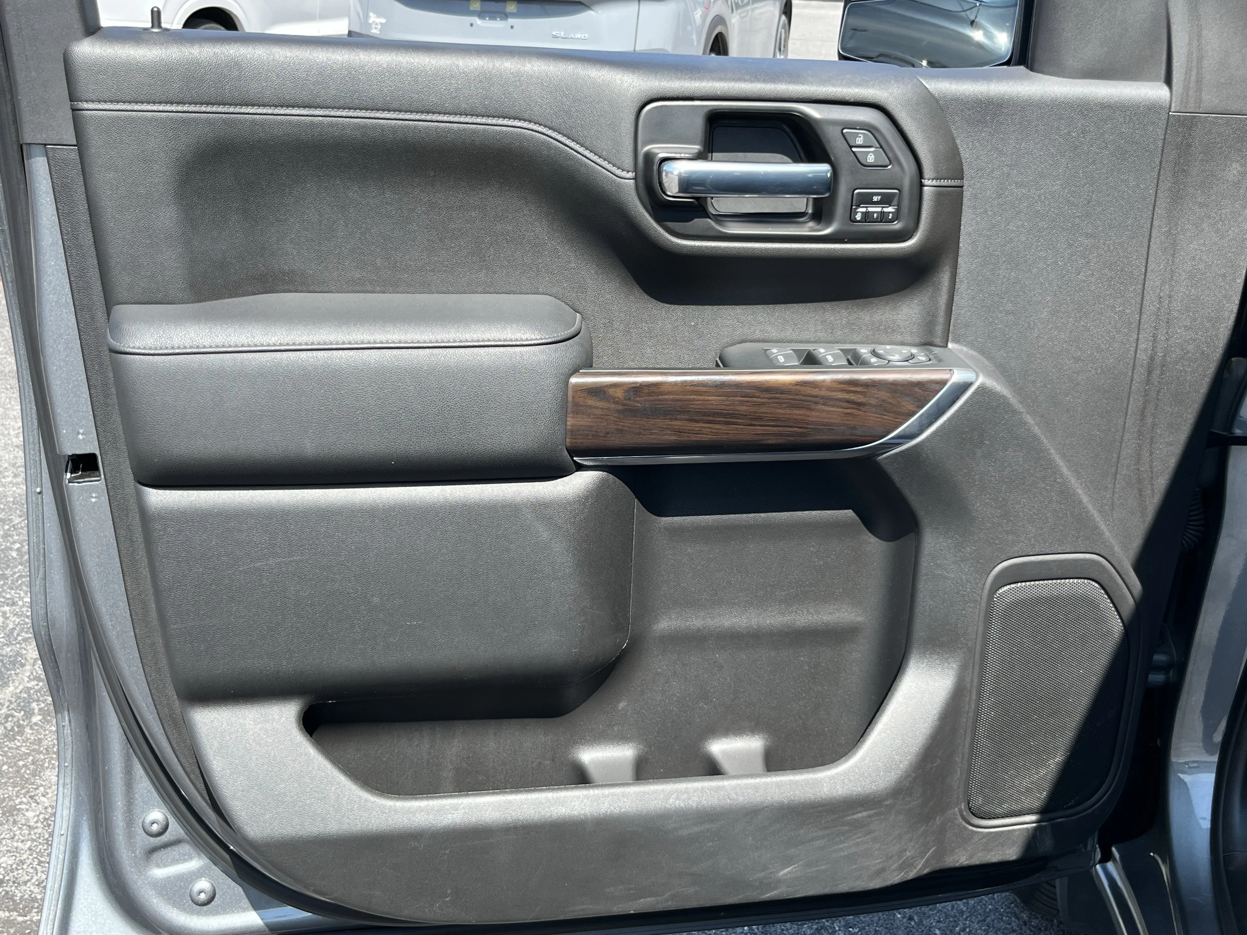 Used 2021 Steel Metallic GMC SLT image 21