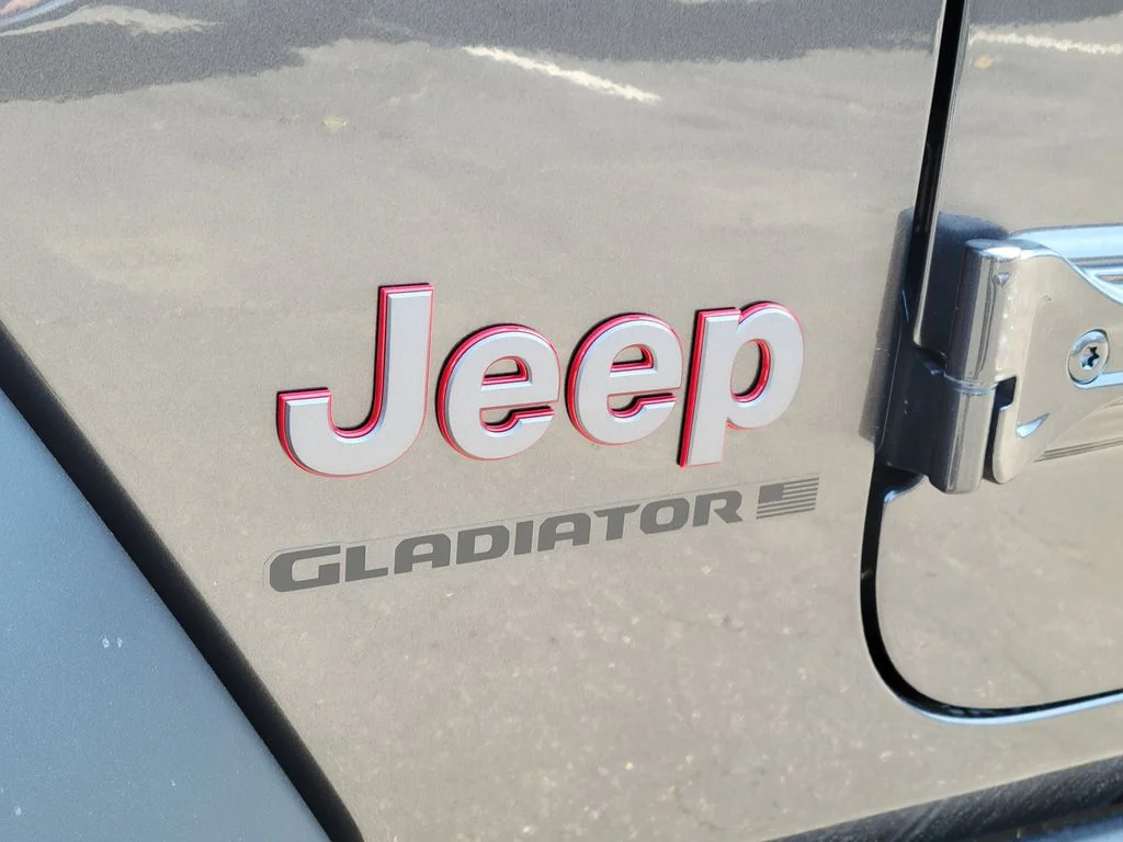 New 2026 Granite Crystal Metallic Clear-Coat Exterior Paint Jeep Rubicon image 19