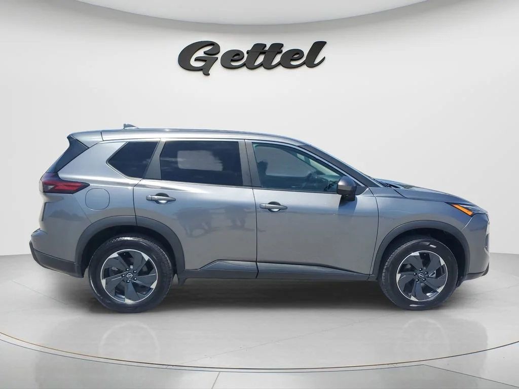 Used 2024 Gray Nissan SV Intelligent AWD image 4