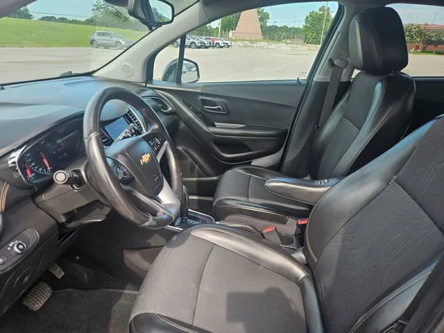 Used 2022 Mosaic Black Metallic Chevrolet LT image 9