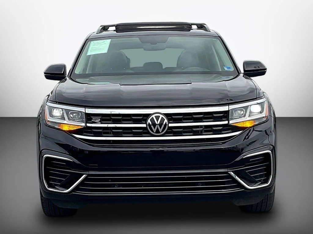 Used 2021 Black Volkswagen 3.6L V6 SE w/Technology R-Line image 2