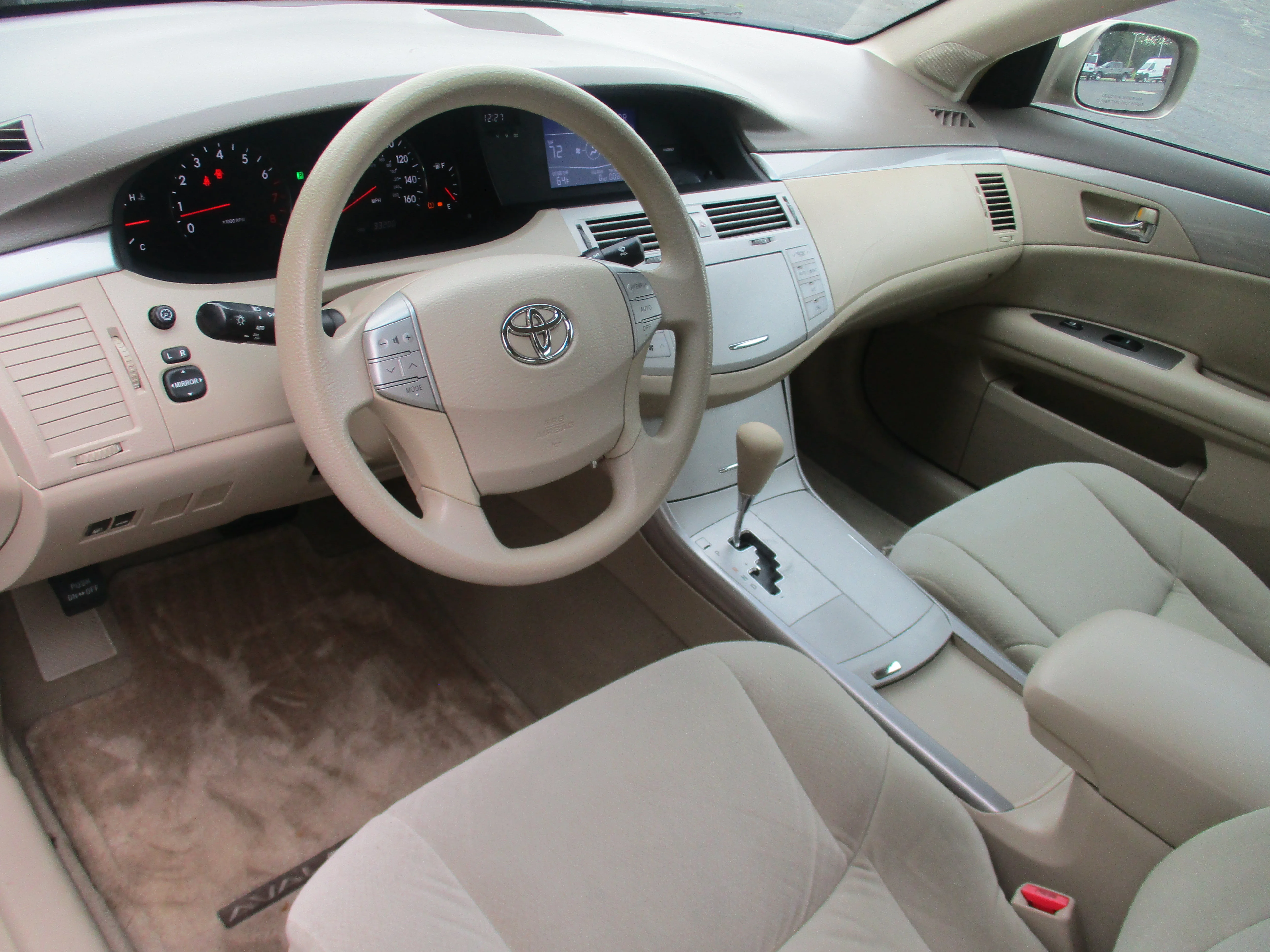 Used 2007 Beige Toyota  image 31