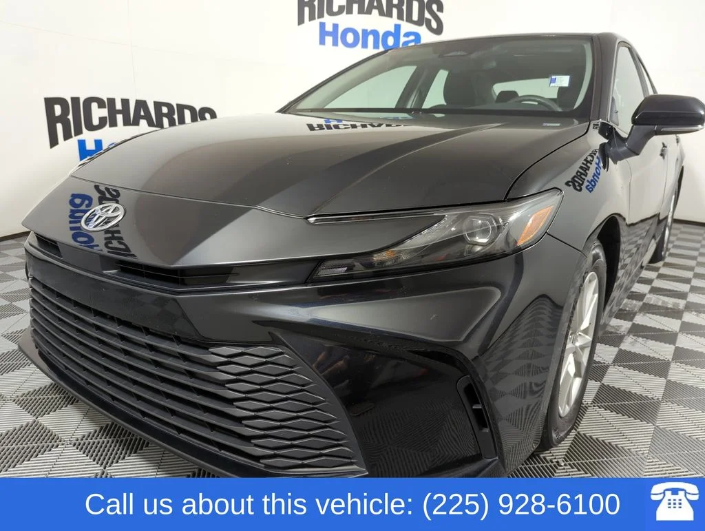 2025 Toyota Camry LE