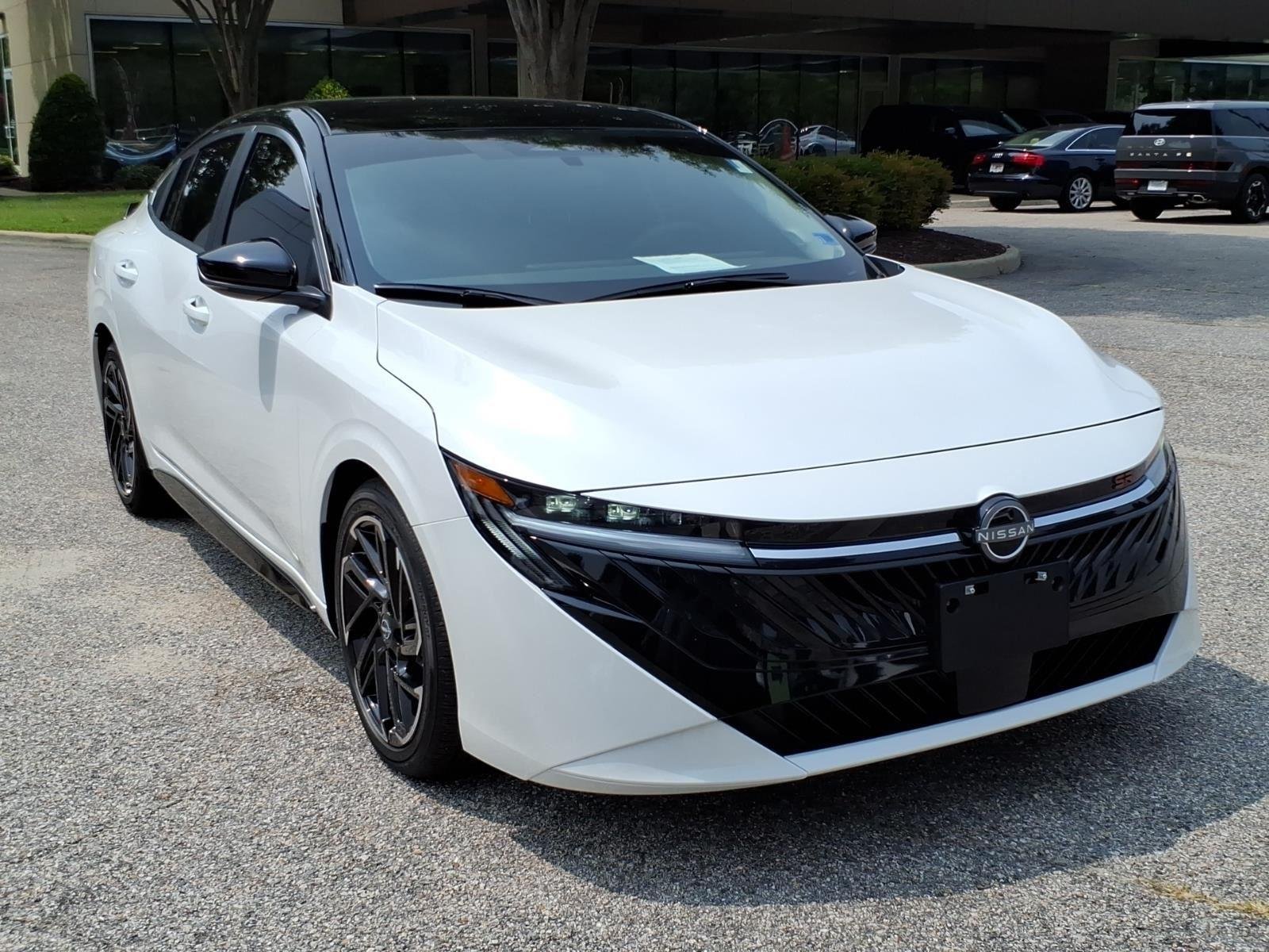 Used 2026 Aspen White Tricoat/Super Black Nissan SR image 5