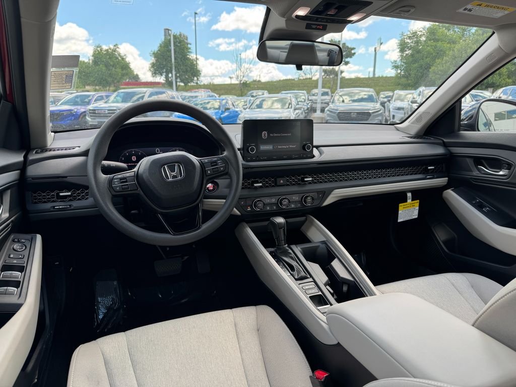 2025 Honda Accord SE - Photo 16