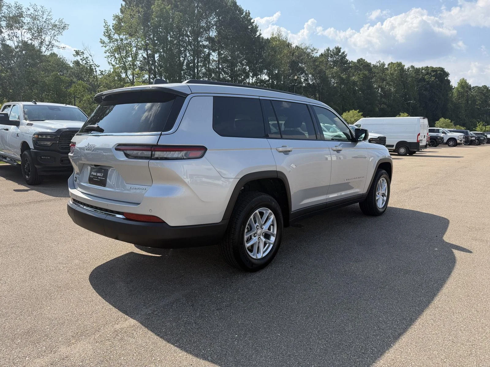 New 2026 Silver Zynith Exterior Paint Jeep Laredo image 6